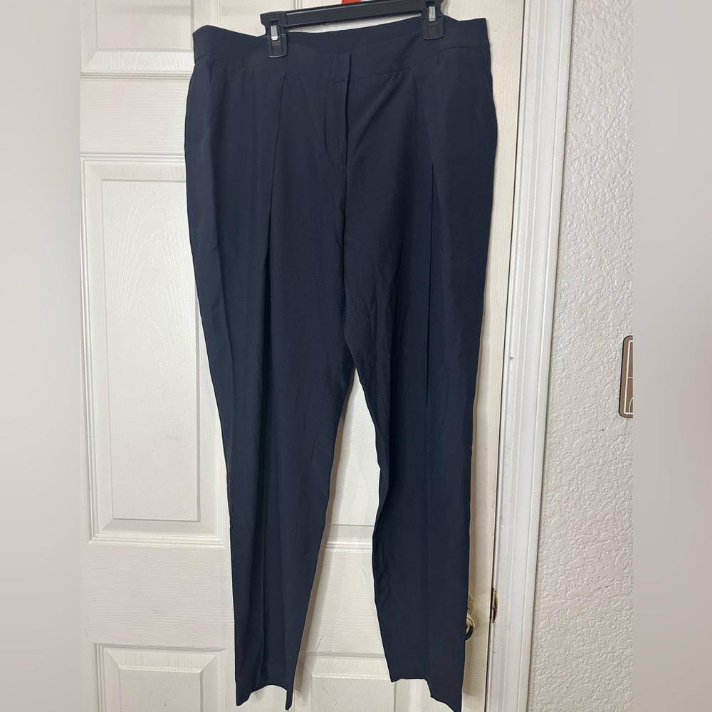 Akris Punto Trouser Pants Black Pleated Mid Rise Tapered Leg Size 10